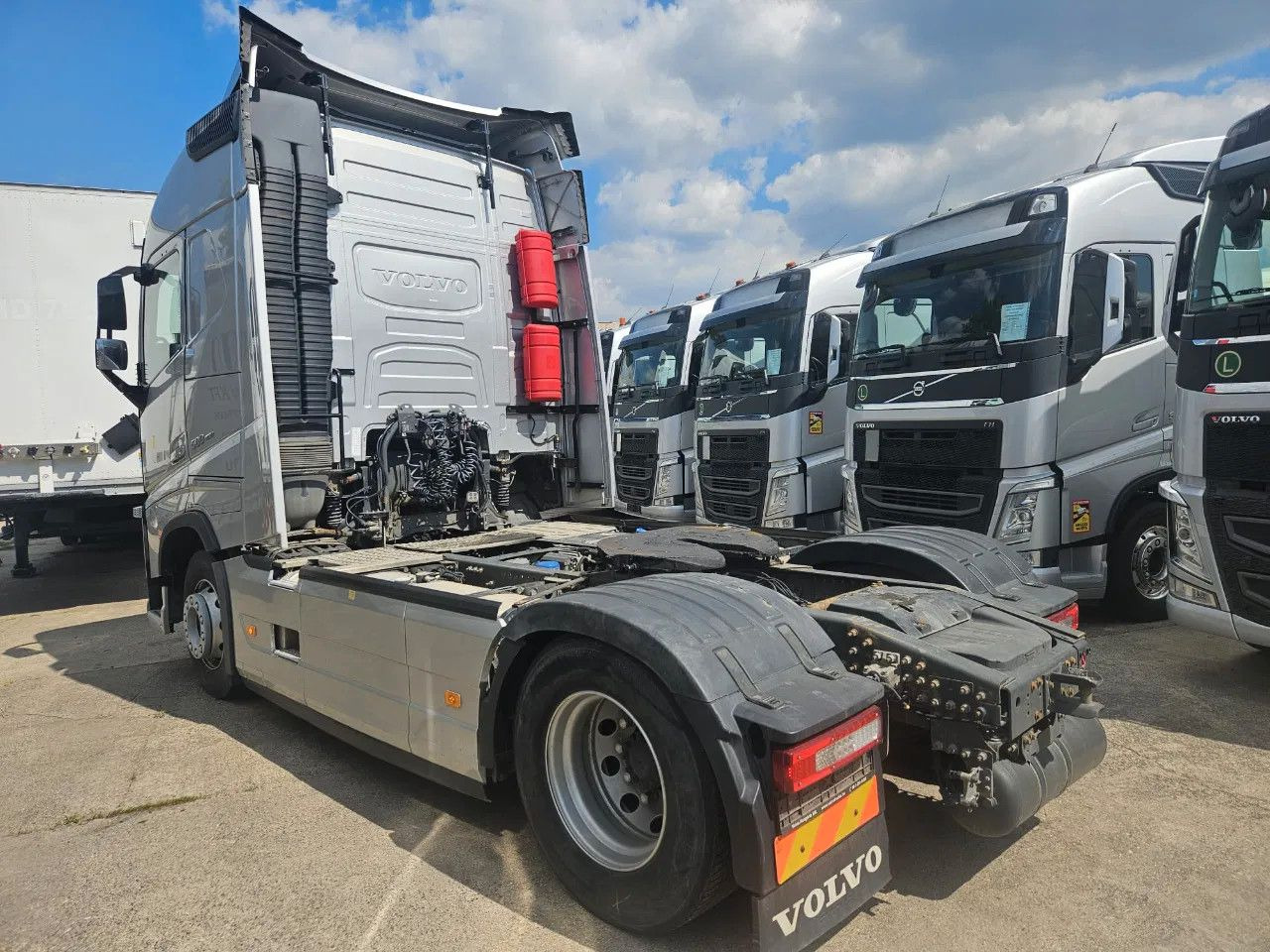 Volvo FH 500 Globe-Standard-I-Park- ACC- DAS-2 units - Тягач: фото 4 Volvo FH 500 Globe-Standard-I-Park- ACC- DAS-2 units - Тягач: фото 4