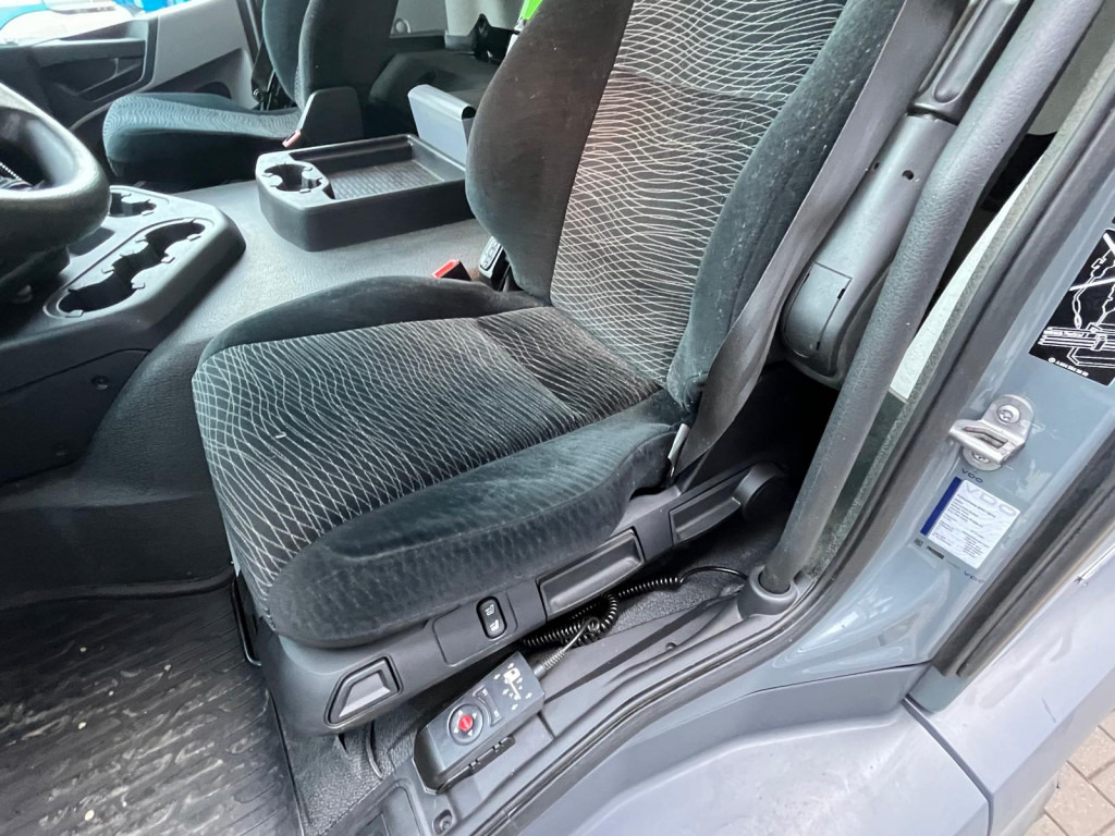 MERCEDES-BENZ Antos 1830 L nR 4x2 Standardkoffer LBW LBW 2to+Funk - Грузовик с закрытым кузовом: фото 5 MERCEDES-BENZ Antos 1830 L nR 4x2 Standardkoffer LBW LBW 2to+Funk - Грузовик с закрытым кузовом: фото 5