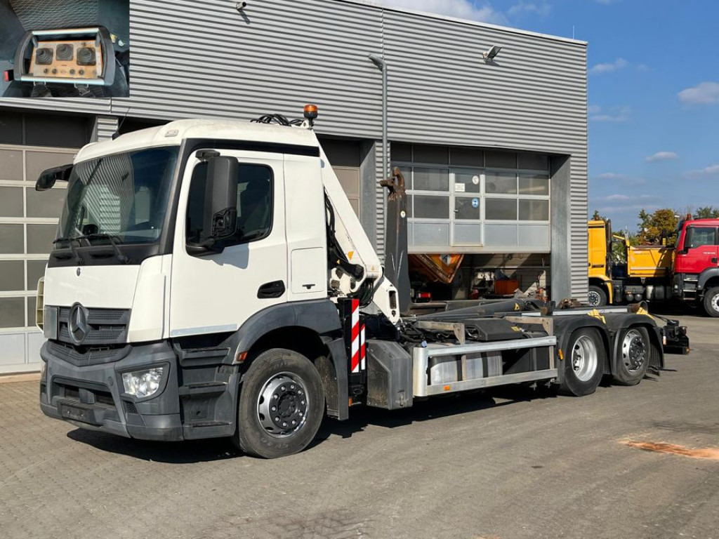 MERCEDES-BENZ Antos 2543 L 6x2 Abrollkipper mit Kran Funk+Greiferst. - Крюковой мультилифт, Автоманипулятор: фото 1 MERCEDES-BENZ Antos 2543 L 6x2 Abrollkipper mit Kran Funk+Greiferst. - Крюковой мультилифт, Автоманипулятор: фото 1