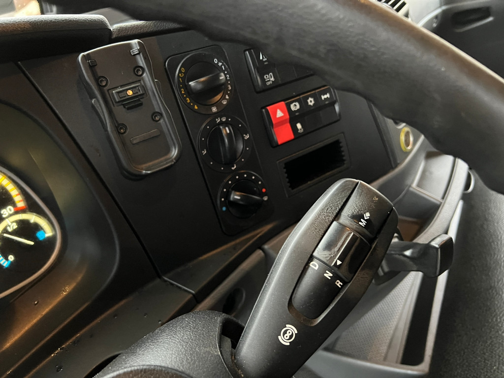 Тентованный грузовик MERCEDES-BENZ Atego 1230 L Pritsche LBW Lg.Fhs Hochd. 7,2m+LBW: фото 8