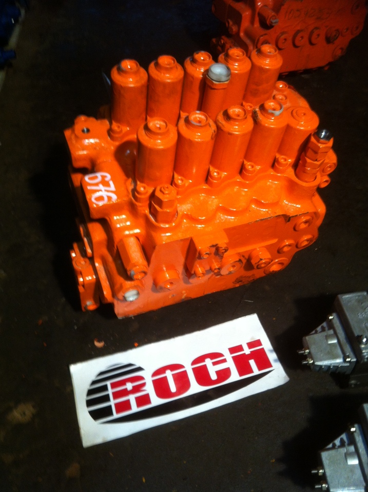 DAEWOO X28-75 426-E0068A - 10 SEKCYJNY - Гидравлический клапан для Гусеничных экскаваторов: фото 1 DAEWOO X28-75 426-E0068A - 10 SEKCYJNY - Гидравлический клапан для Гусеничных экскаваторов: фото 1