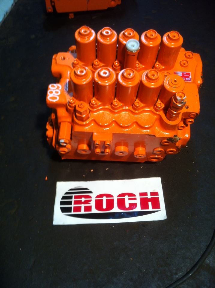 DAEWOO X28-75 426- E0068A - 10 SEKCYJNY - Гидравлический клапан для Гусеничных экскаваторов: фото 1 DAEWOO X28-75 426- E0068A - 10 SEKCYJNY - Гидравлический клапан для Гусеничных экскаваторов: фото 1