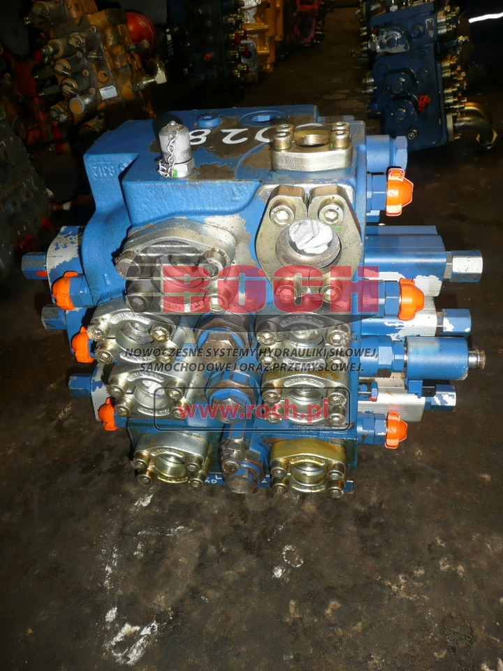 LIEBHERR R900249105 M6-1055-02-2M6-22M2J-0HV11-LH 10801455 - 3 SEKCYJNY - Гидравлический клапан: фото 1 LIEBHERR R900249105 M6-1055-02-2M6-22M2J-0HV11-LH 10801455 - 3 SEKCYJNY - Гидравлический клапан: фото 1