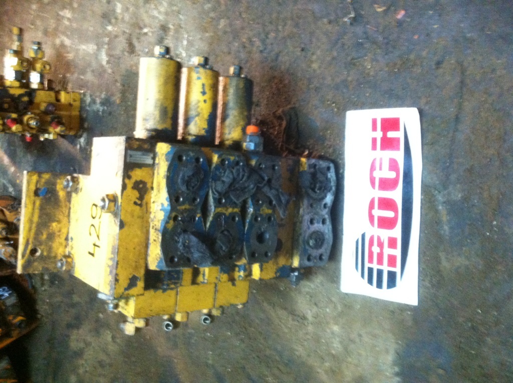 MANNESMANN REXROTH M5-1085-000 M38976 090 476588/9 M41 086 - 3 SEKCYJNY - Гидравлический клапан для Строительной техники: фото 1 MANNESMANN REXROTH M5-1085-000 M38976 090 476588/9 M41 086 - 3 SEKCYJNY - Гидравлический клапан для Строительной техники: фото 1