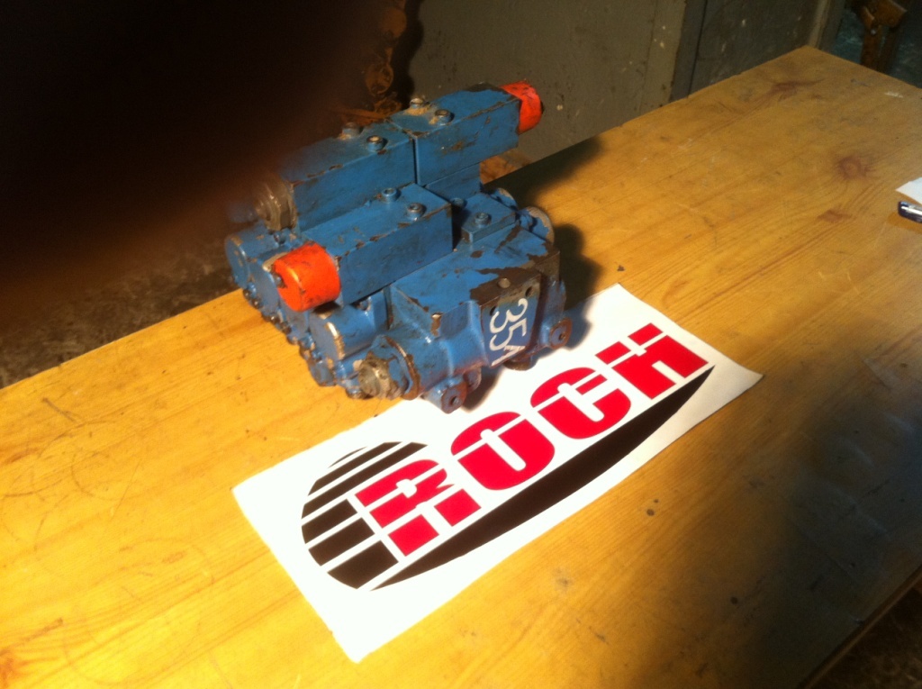 REXROTH SIGMA 480062 00 - 4 SEKCYJNY - Гидравлический клапан для Строительной техники: фото 1 REXROTH SIGMA 480062 00 - 4 SEKCYJNY - Гидравлический клапан для Строительной техники: фото 1