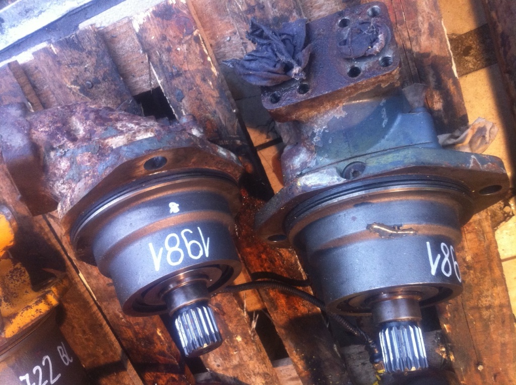 VOLVO P47437-19R 3794604 - Гидравлический мотор для Экскаваторов: фото 1 VOLVO P47437-19R 3794604 - Гидравлический мотор для Экскаваторов: фото 1