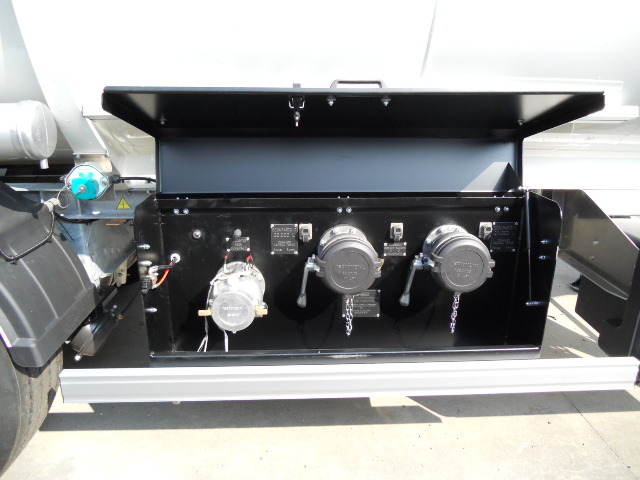 Новый Полуприцеп-цистерна для транспортировки топлива ALKOM ADR 2 compartments: фото 7 Новый Полуприцеп-цистерна для транспортировки топлива ALKOM ADR 2 compartments: фото 7