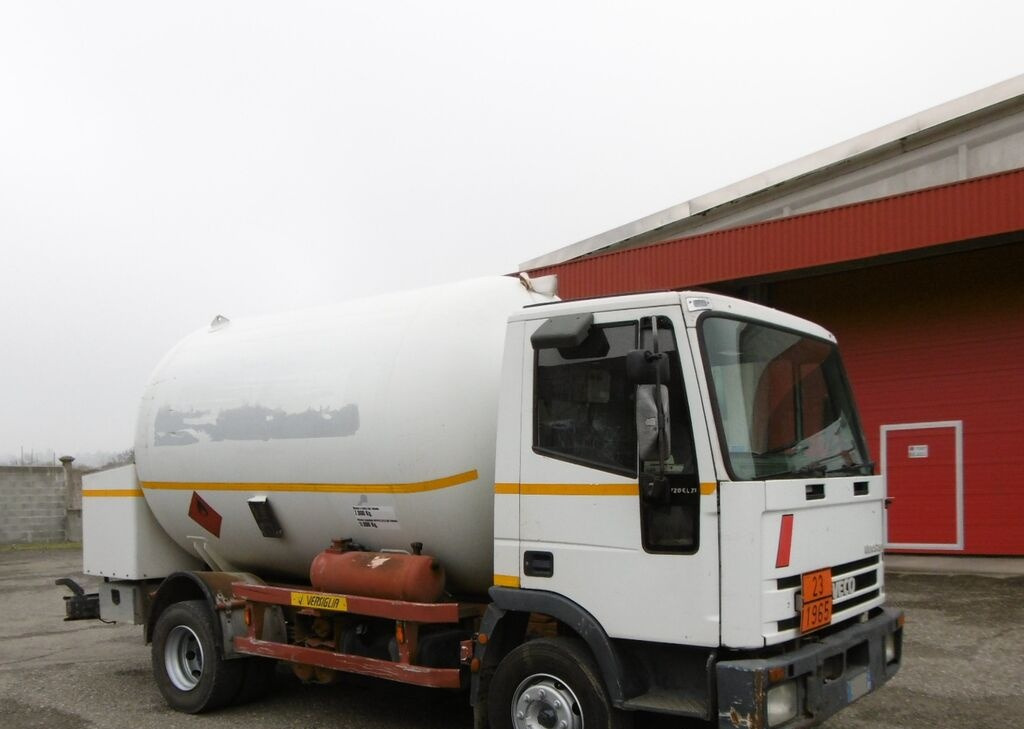 IVECO - Грузовик-цистерна: фото 1 IVECO - Грузовик-цистерна: фото 1