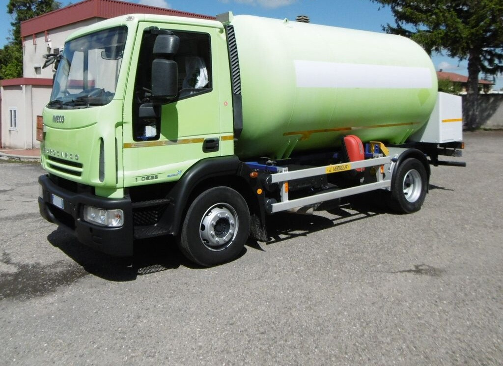 IVECO - Грузовик-цистерна: фото 1 IVECO - Грузовик-цистерна: фото 1