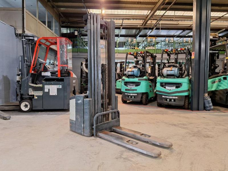 Crown WE2300-16 - Штабелер: фото 1 Crown WE2300-16 - Штабелер: фото 1