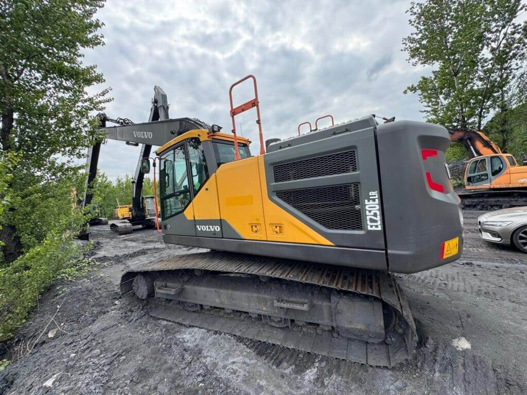Volvo EC250ELR - Гусеничный экскаватор: фото 2 Volvo EC250ELR - Гусеничный экскаватор: фото 2