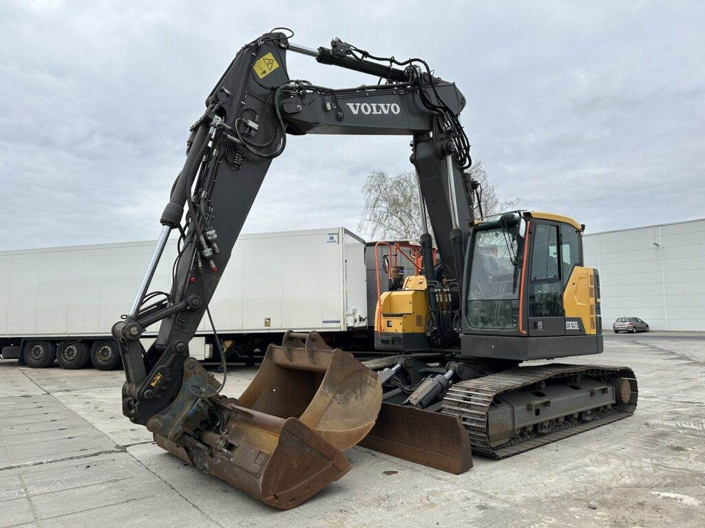 Volvo ECR235EL - Гусеничный экскаватор: фото 4 Volvo ECR235EL - Гусеничный экскаватор: фото 4