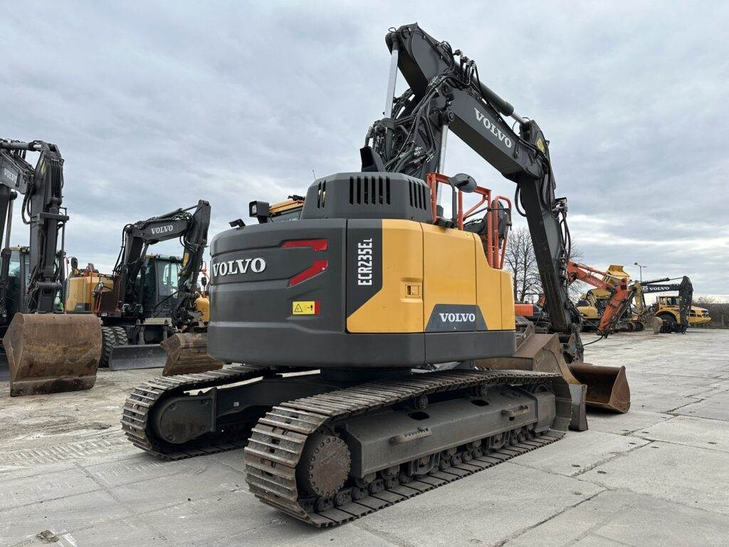 Volvo ECR235EL - Гусеничный экскаватор: фото 3 Volvo ECR235EL - Гусеничный экскаватор: фото 3
