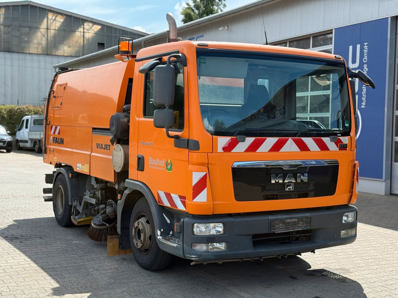 MAN 12.220 4x2 BL Kehrmaschine Viajet 5RHS - Подметально-уборочная машина: фото 1 MAN 12.220 4x2 BL Kehrmaschine Viajet 5RHS - Подметально-уборочная машина: фото 1