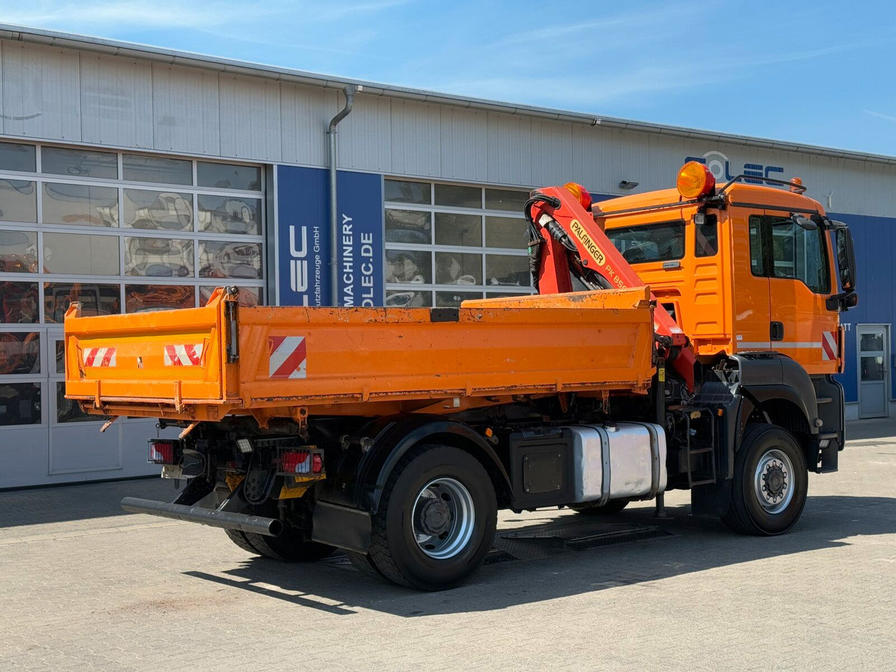 MAN TGA 18.360 4x4 Kipper Kran PALFINGER Winterd. - Самосвал, Автоманипулятор: фото 3 MAN TGA 18.360 4x4 Kipper Kran PALFINGER Winterd. - Самосвал, Автоманипулятор: фото 3