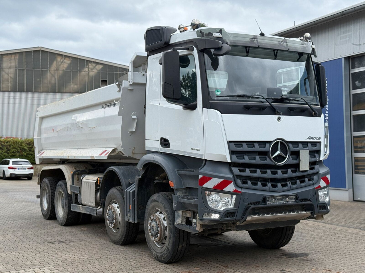 Mercedes-Benz Arocs 4145 8x8 Muldenkipper MEILLER - Портальный бункеровоз: фото 1 Mercedes-Benz Arocs 4145 8x8 Muldenkipper MEILLER - Портальный бункеровоз: фото 1
