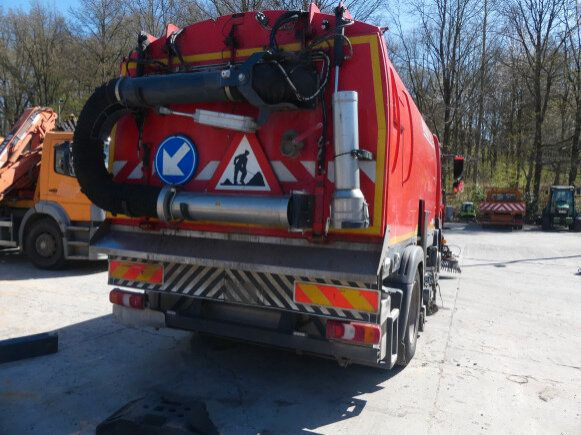 Mercedes-Benz Atego 1324 4x2 Kehrmaschine BROCK HD Anlage - Подметально-уборочная машина: фото 5 Mercedes-Benz Atego 1324 4x2 Kehrmaschine BROCK HD Anlage - Подметально-уборочная машина: фото 5