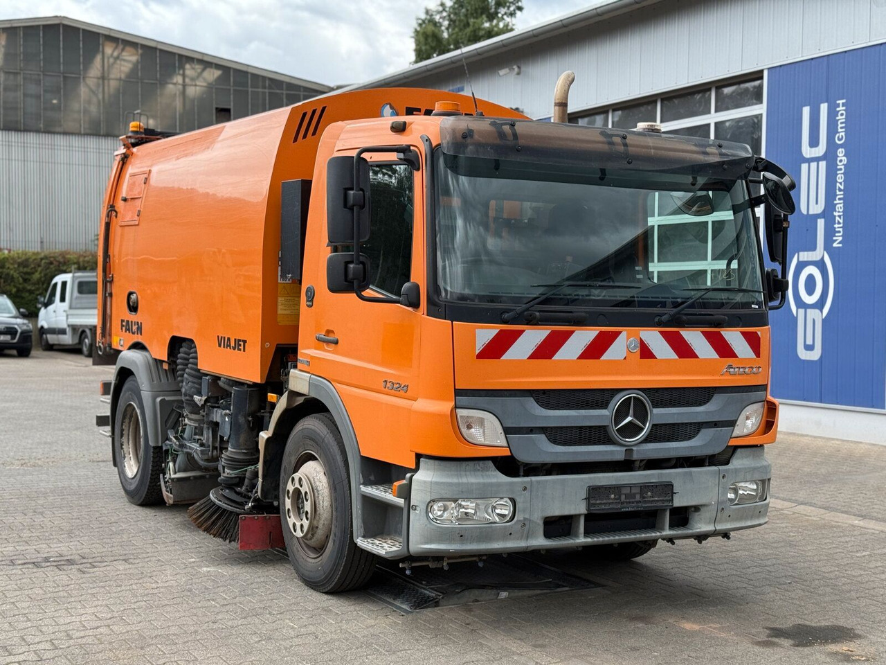 Mercedes-Benz Atego 1324 4x2 Kehrmaschine Viajet 6R/L - Подметально-уборочная машина: фото 1 Mercedes-Benz Atego 1324 4x2 Kehrmaschine Viajet 6R/L - Подметально-уборочная машина: фото 1