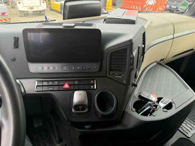 Mercedes-Benz ACTROS 1846 4x4 HAD Eur 6 Kipphydraulik Retarder - Тягач: фото 3 Mercedes-Benz ACTROS 1846 4x4 HAD Eur 6 Kipphydraulik Retarder - Тягач: фото 3