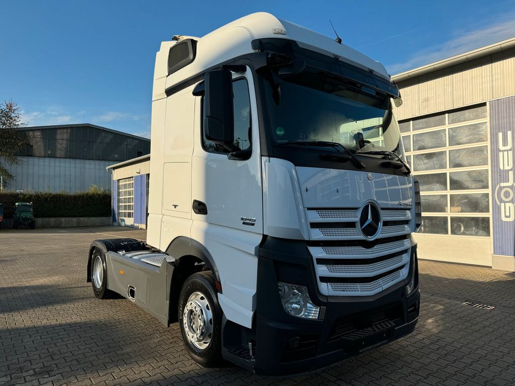 Mercedes-Benz Actros 1845 SZM 4x2 Streamspace *Retarder - Тягач: фото 1 Mercedes-Benz Actros 1845 SZM 4x2 Streamspace *Retarder - Тягач: фото 1