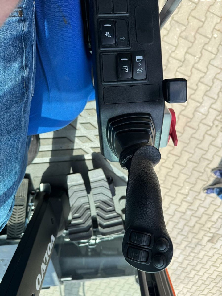 Колёсный экскаватор Volvo EWR150E Mobilbagger mit ROTATOR ENCONG EC319: фото 18