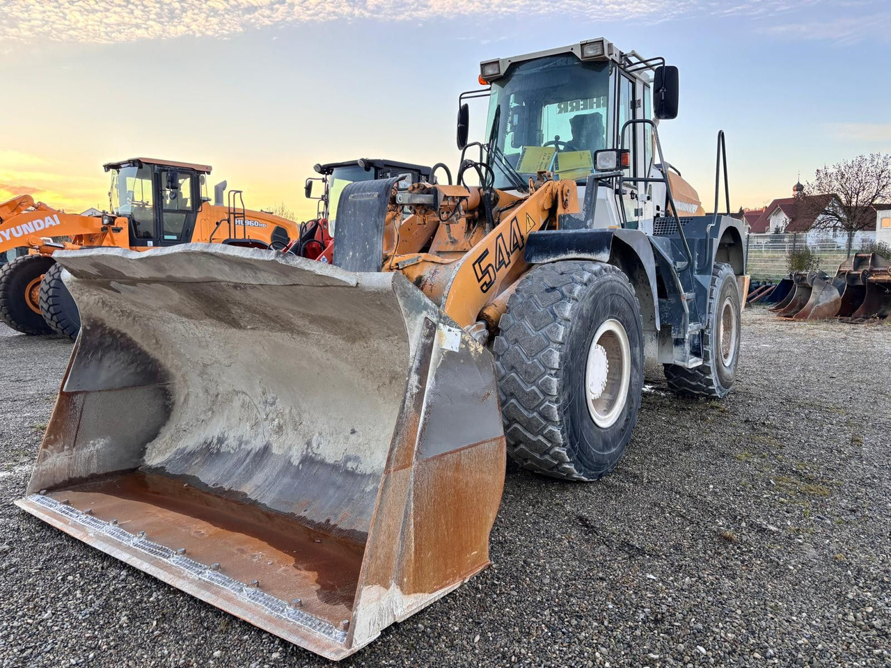 Liebherr L544 - Колёсный погрузчик: фото 2 Liebherr L544 - Колёсный погрузчик: фото 2