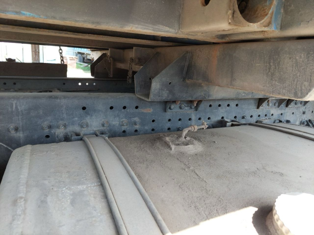 Грузовик бортовой/ Платформа MAN 26.414: фото 9