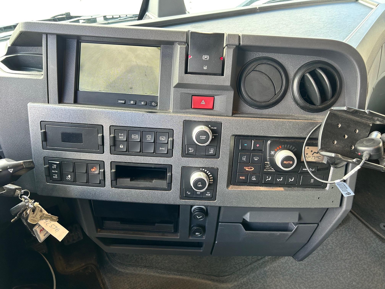 Грузовик с закрытым кузовом RENAULT T520: фото 23 Грузовик с закрытым кузовом RENAULT T520: фото 23