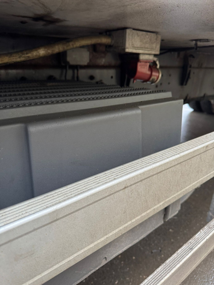 Рефрижератор SCANIA P270: фото 16 Рефрижератор SCANIA P270: фото 16