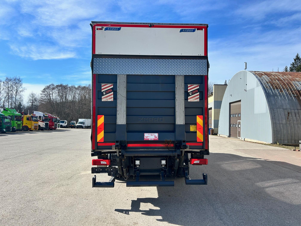 SCANIA P320 - Грузовик с закрытым кузовом: фото 4 SCANIA P320 - Грузовик с закрытым кузовом: фото 4