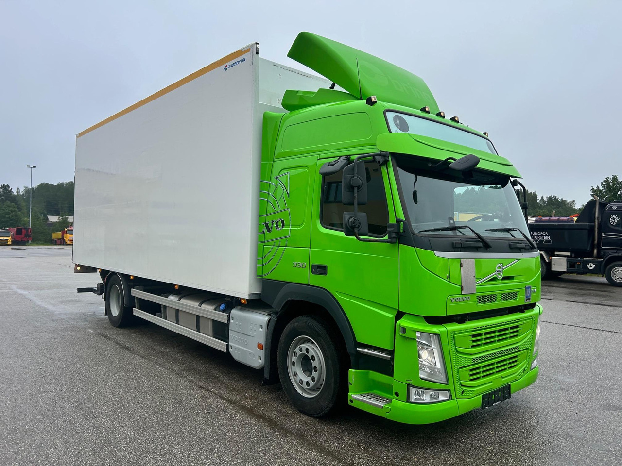 VOLVO FM330 - Грузовик с закрытым кузовом: фото 1 VOLVO FM330 - Грузовик с закрытым кузовом: фото 1