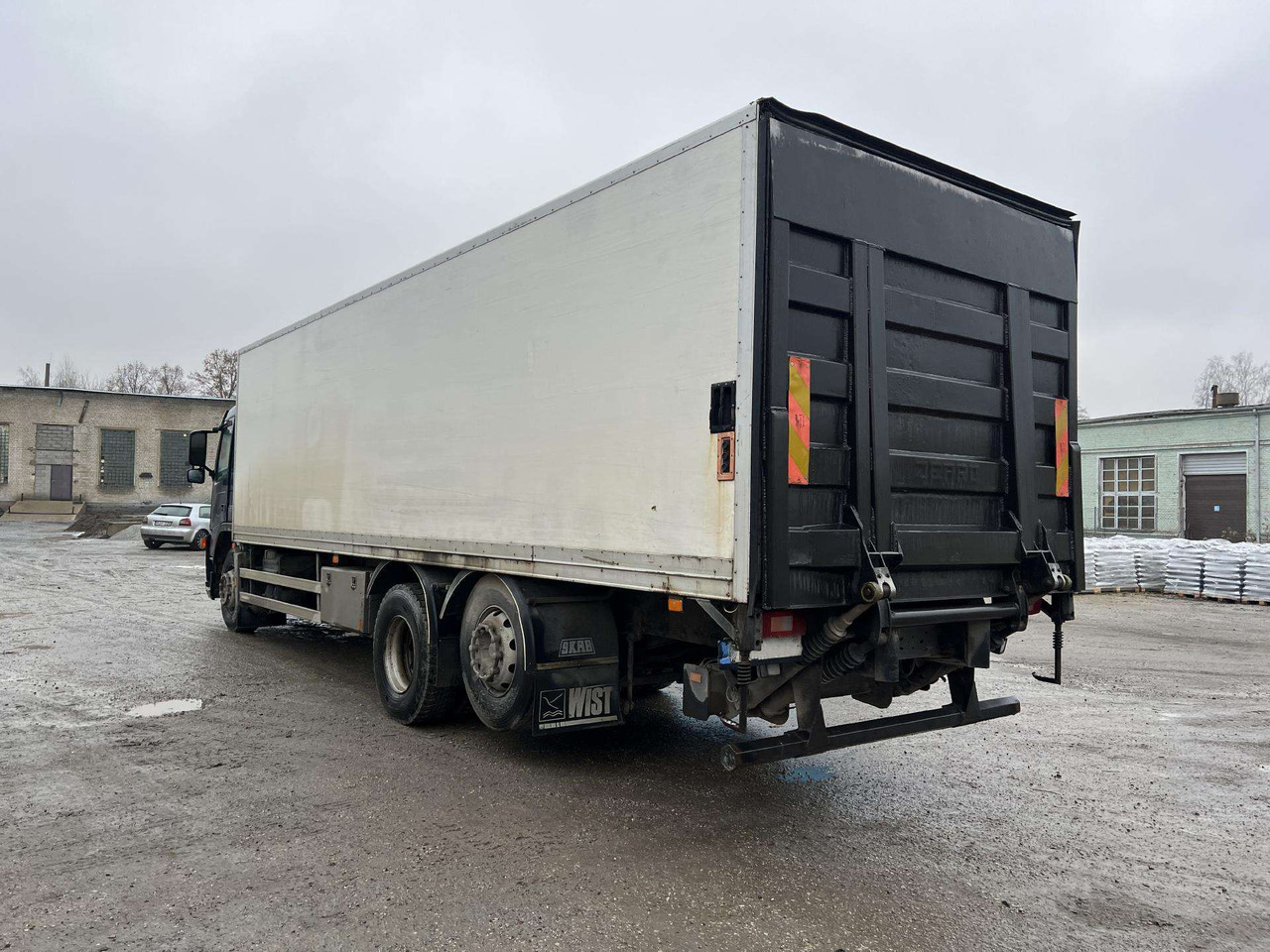 VOLVO FM9.260 - Грузовик с закрытым кузовом: фото 5 VOLVO FM9.260 - Грузовик с закрытым кузовом: фото 5