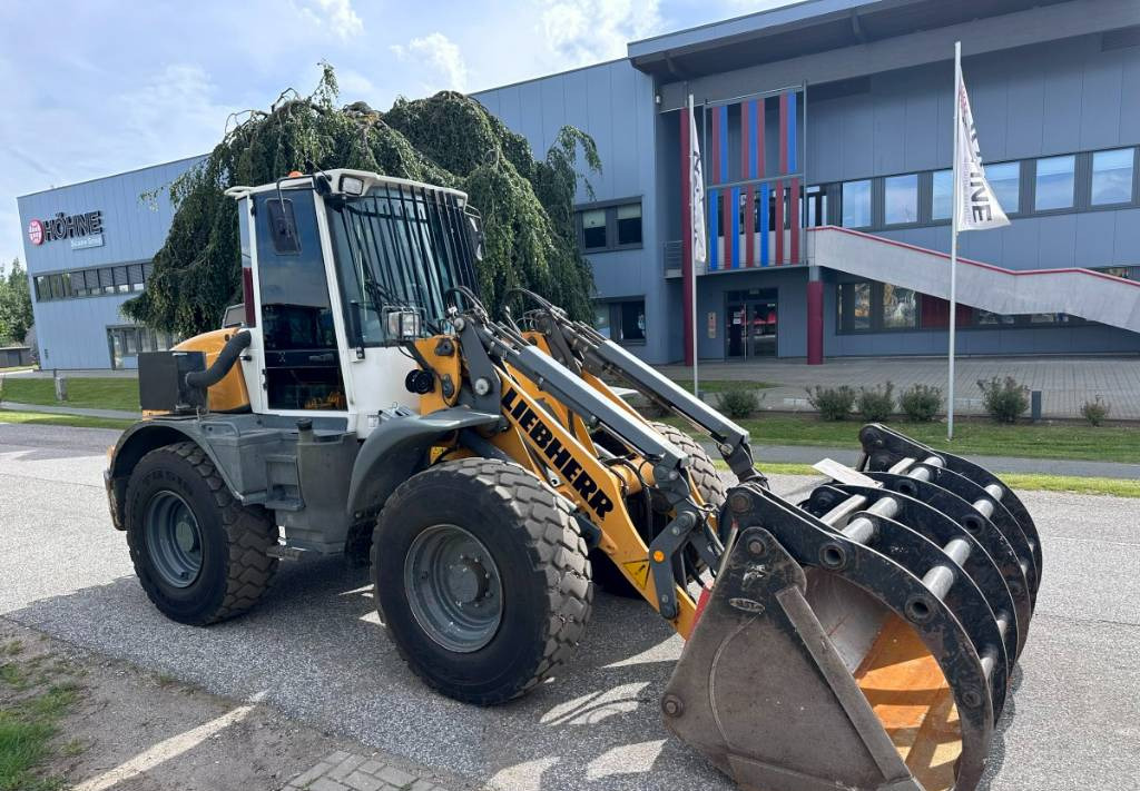 Liebherr L 514 Stereo +30 Kmh Klima 3er Kreis Greifschaufel - Колёсный погрузчик: фото 4 Liebherr L 514 Stereo +30 Kmh Klima 3er Kreis Greifschaufel - Колёсный погрузчик: фото 4