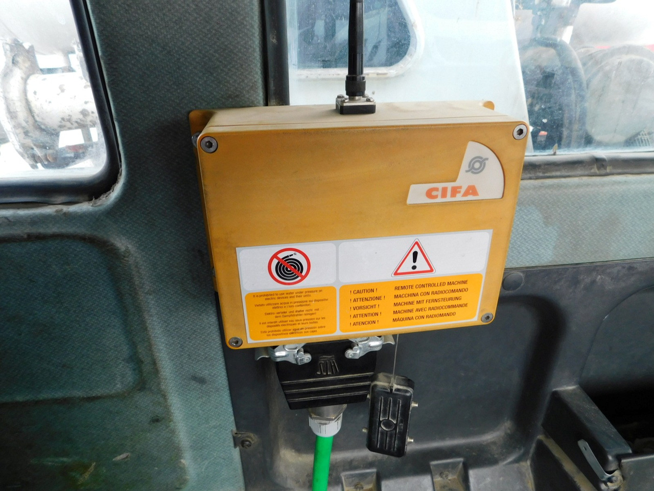 Автобетоносмеситель Iveco 410e44h80: фото 8