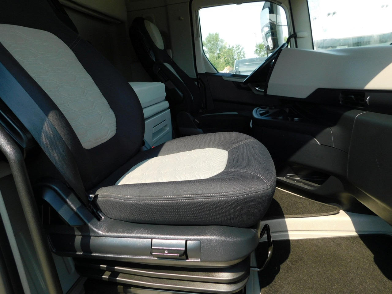 Ford F max 4x2 scab e6 12tx2620 - Тягач: фото 5 Ford F max 4x2 scab e6 12tx2620 - Тягач: фото 5