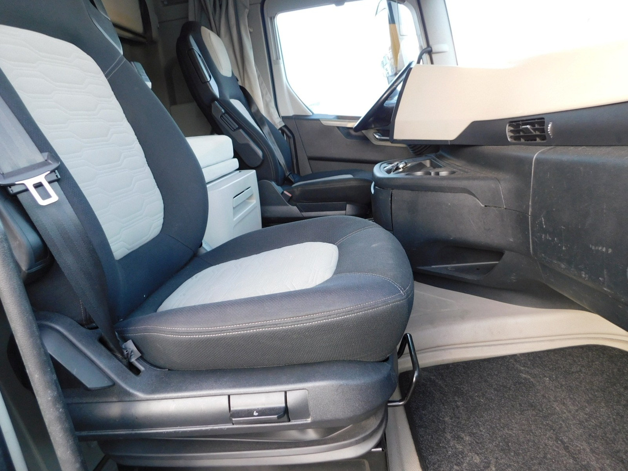 Ford F max ll 4x2 scab e6 12tx2620 - Тягач: фото 5 Ford F max ll 4x2 scab e6 12tx2620 - Тягач: фото 5