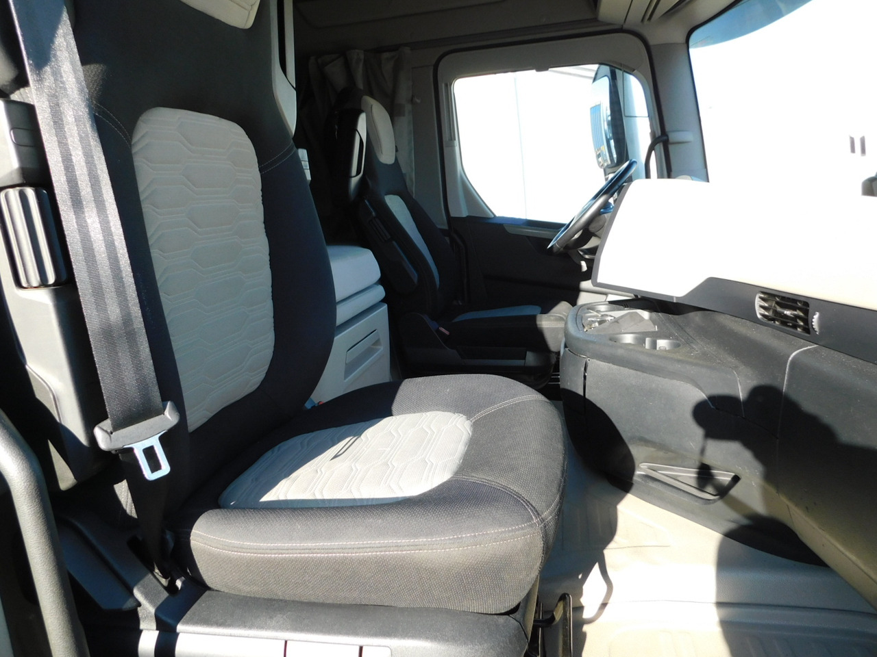 Ford F max ll 4x2 scab e6 12tx2620 - Тягач: фото 5 Ford F max ll 4x2 scab e6 12tx2620 - Тягач: фото 5