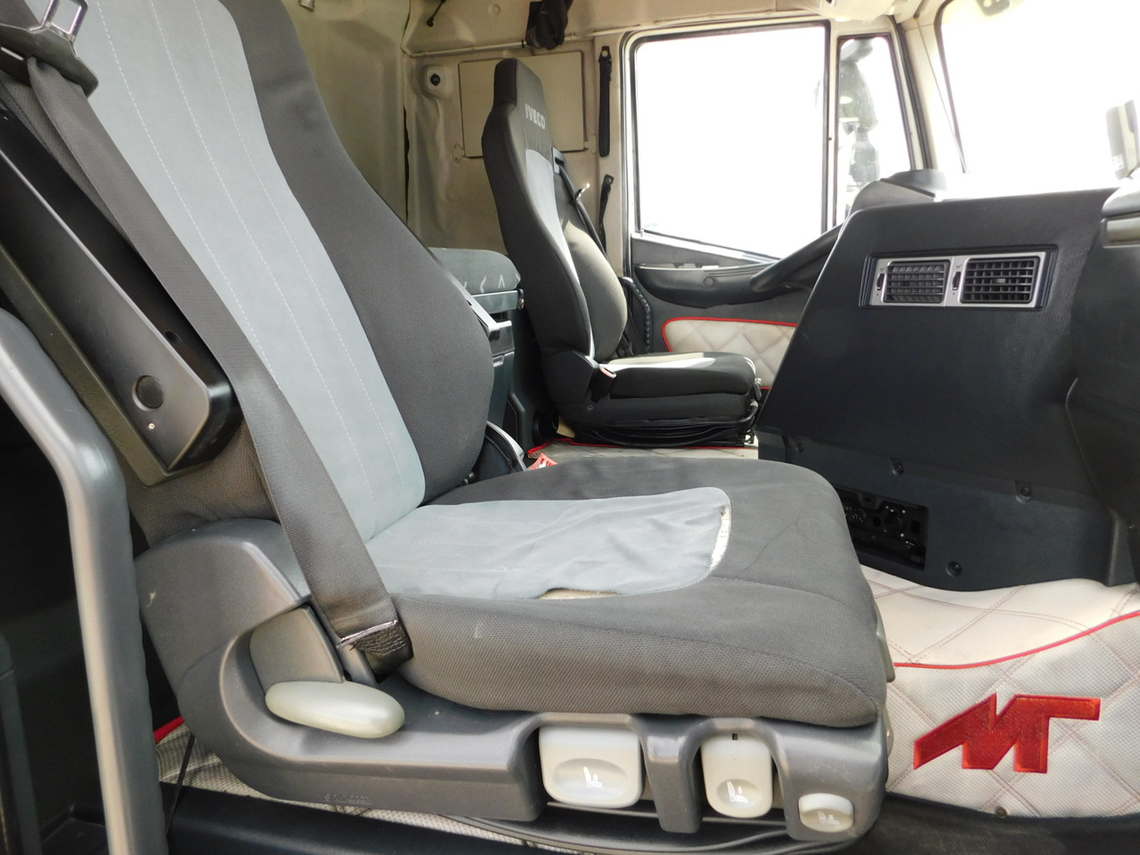 Iveco As440s50t - Тягач: фото 5 Iveco As440s50t - Тягач: фото 5