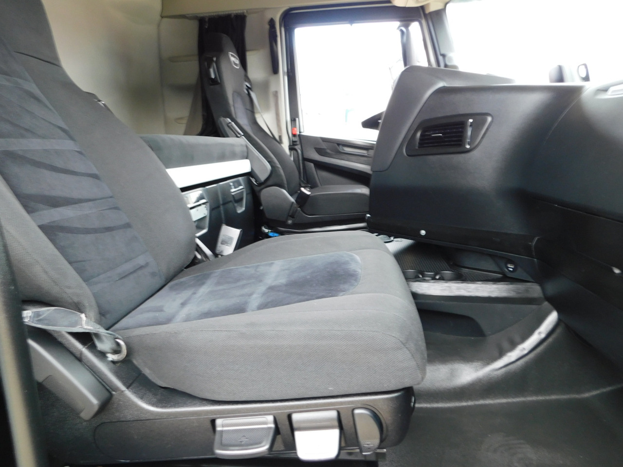 Iveco As440stp - Тягач: фото 5 Iveco As440stp - Тягач: фото 5