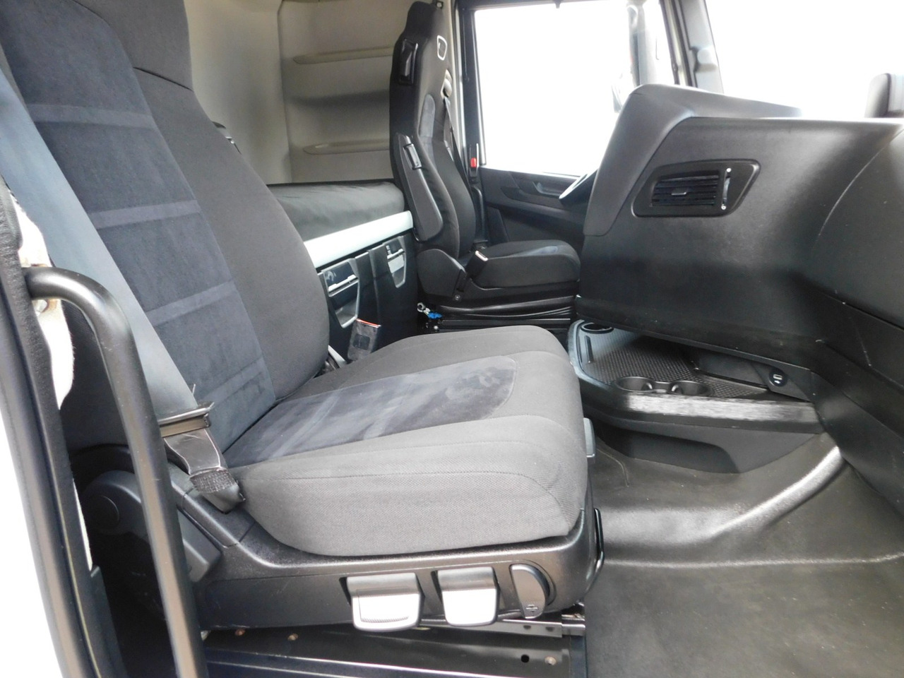 Iveco As440stp - Тягач: фото 5 Iveco As440stp - Тягач: фото 5