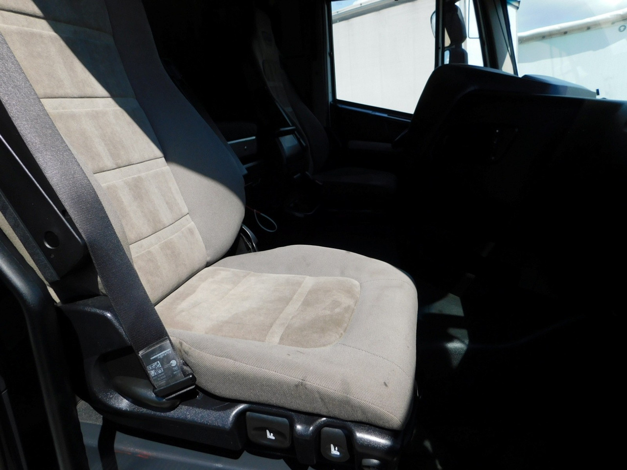 Iveco As440tp - Тягач: фото 5 Iveco As440tp - Тягач: фото 5