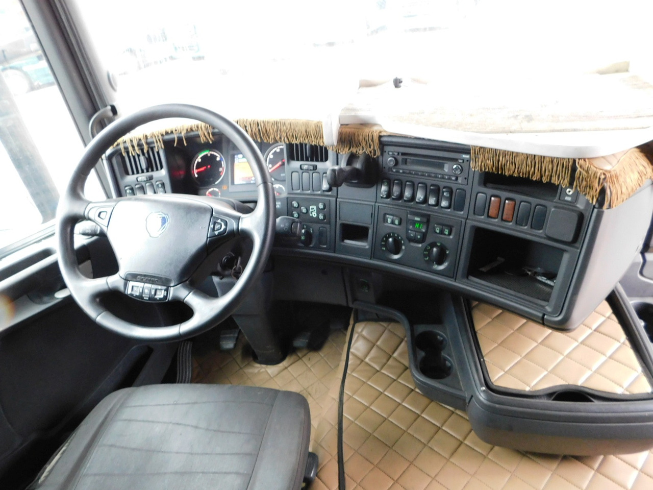 Фото интерьера 1: Тягач Scania R480