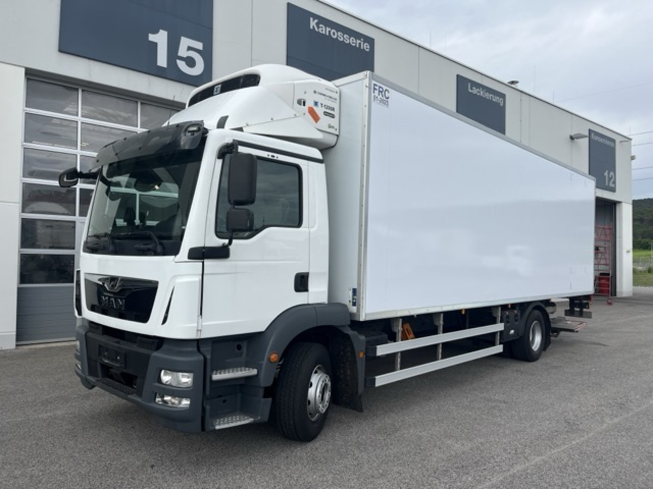 MAN TGM 15.290 4x2 LL Tiefkühler ATP 08.2028 Euro6 - Фургон-рефрижератор: фото 1 MAN TGM 15.290 4x2 LL Tiefkühler ATP 08.2028 Euro6 - Фургон-рефрижератор: фото 1