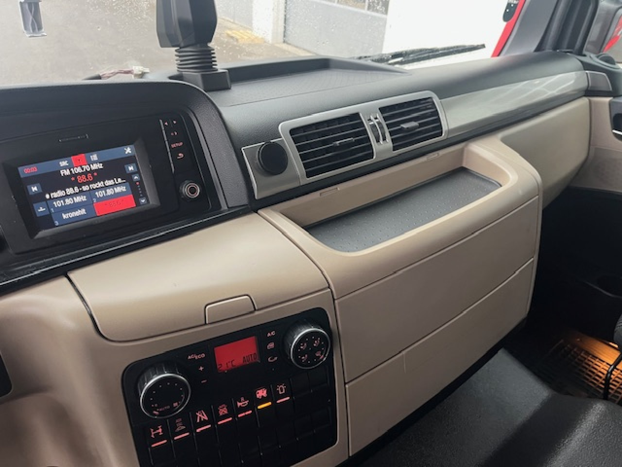 MAN TGM 18.320 4x2 BL Euro6 Klima Luftfeder - Тентованный грузовик: фото 3 MAN TGM 18.320 4x2 BL Euro6 Klima Luftfeder - Тентованный грузовик: фото 3