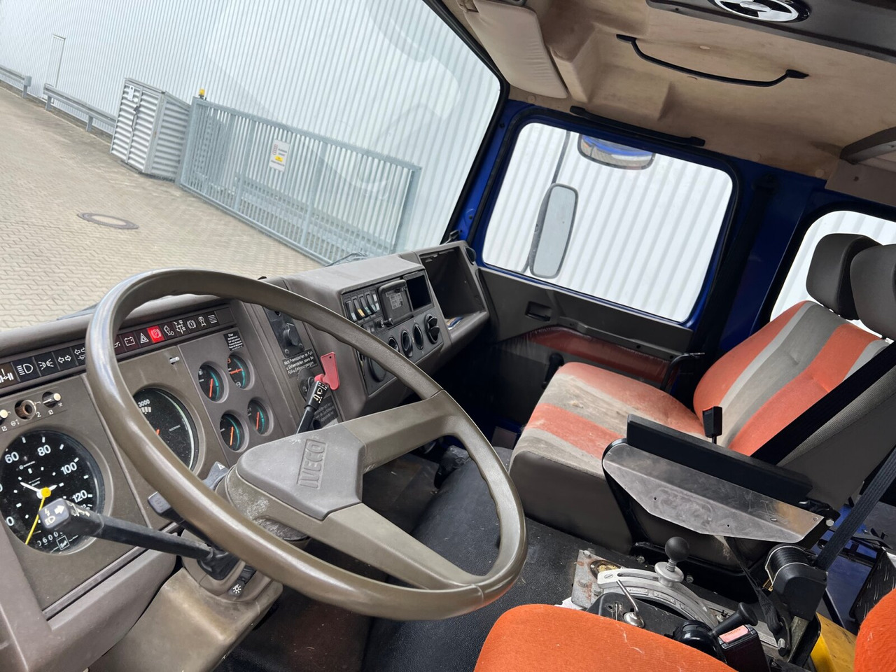 Andere 120-23 AW 4x4 Doka 120-23 AW 4x4 Doka, V8-Motor, Seilwinde - Грузовик-шасси: фото 2 Andere 120-23 AW 4x4 Doka 120-23 AW 4x4 Doka, V8-Motor, Seilwinde - Грузовик-шасси: фото 2