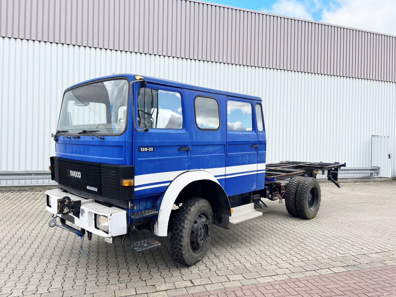 Andere 120-23 AW 4x4 Doka 120-23 AW 4x4 Doka, V8-Motor, Seilwinde - Грузовик-шасси: фото 1 Andere 120-23 AW 4x4 Doka 120-23 AW 4x4 Doka, V8-Motor, Seilwinde - Грузовик-шасси: фото 1