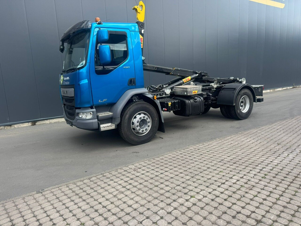 DAF LF 290 FA 4x2 LF 290 FA 4x2, Nebenantrieb, Navi - Грузовик-шасси: фото 1 DAF LF 290 FA 4x2 LF 290 FA 4x2, Nebenantrieb, Navi - Грузовик-шасси: фото 1