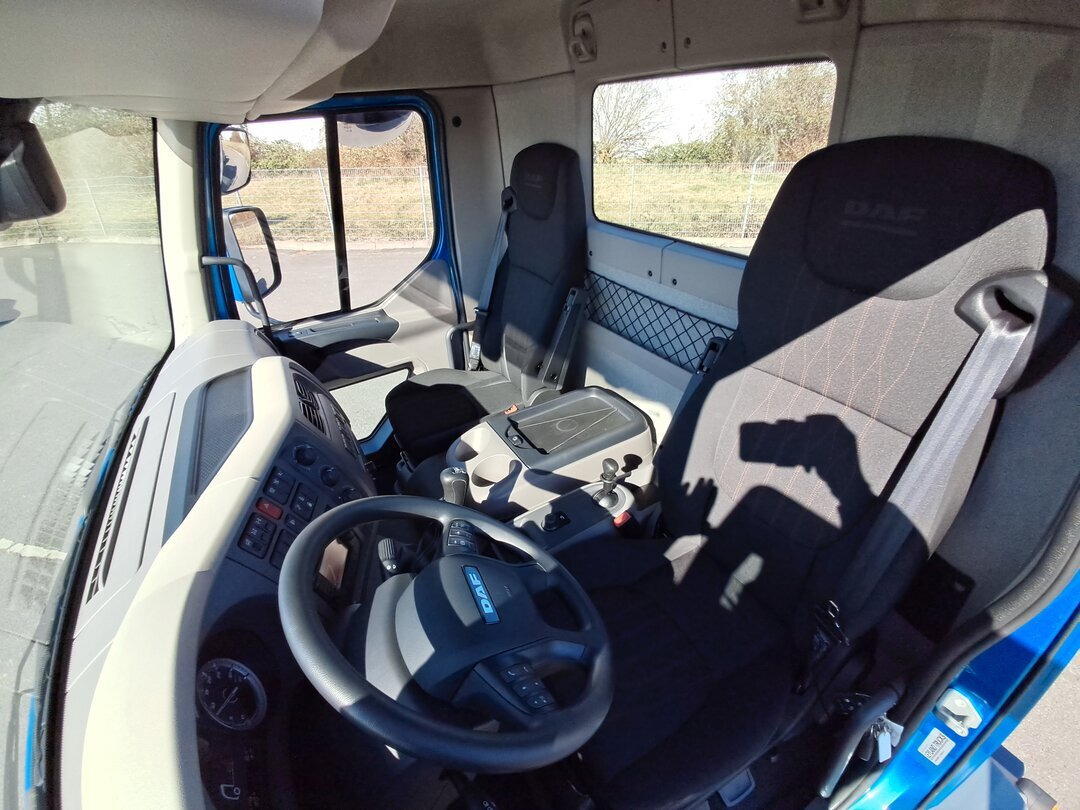 Новый Грузовик-шасси DAF LF 290 FA 4x2 LF 290 FA 4x2, Nebenantrieb, Navi: фото 10 Новый Грузовик-шасси DAF LF 290 FA 4x2 LF 290 FA 4x2, Nebenantrieb, Navi: фото 10