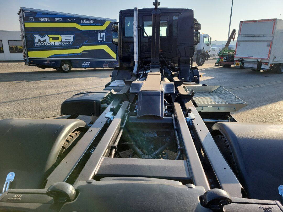 Euro Cargo 180E320 4x2 Euro Cargo 180E320 4x2, HIAB Abroller - Крюковой мультилифт: фото 3 Euro Cargo 180E320 4x2 Euro Cargo 180E320 4x2, HIAB Abroller - Крюковой мультилифт: фото 3