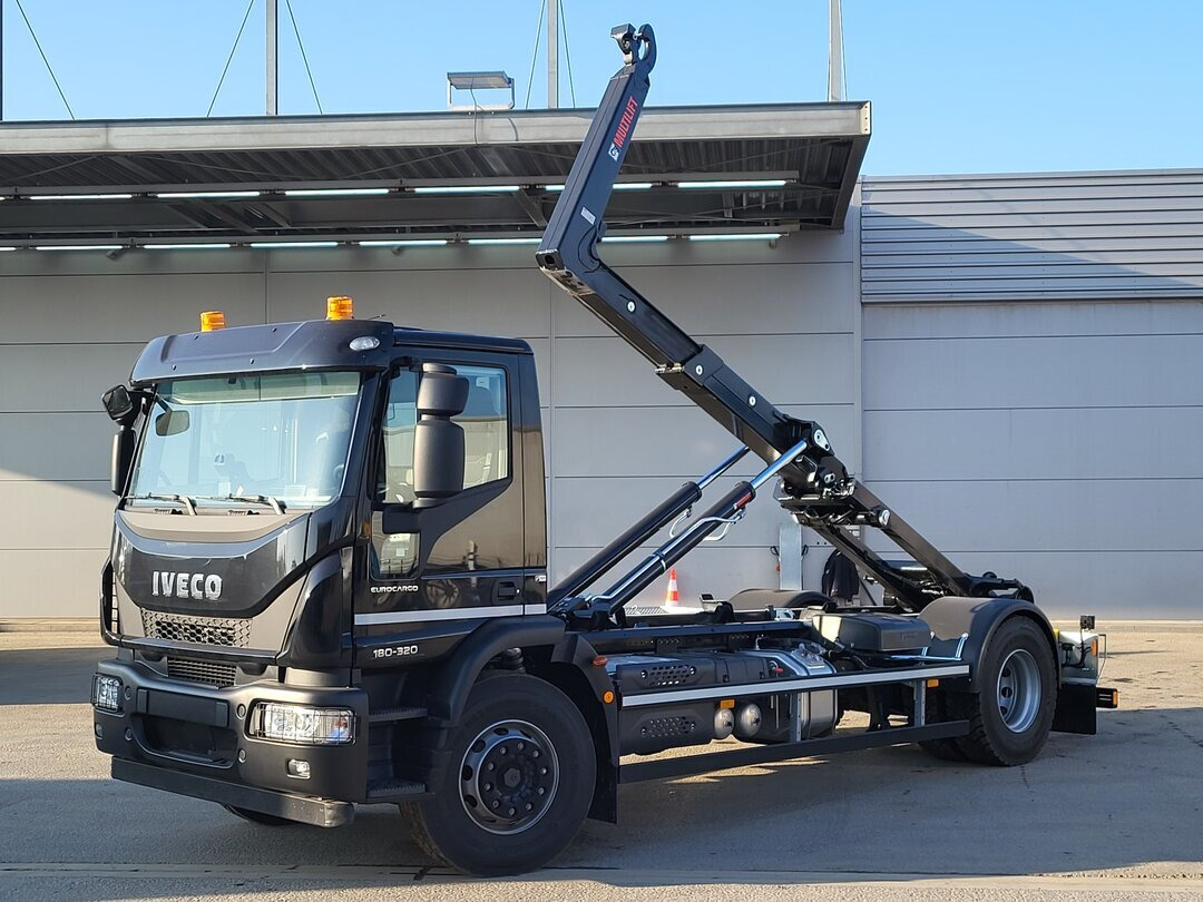 Euro Cargo 180E320 4x2 Euro Cargo 180E320 4x2, HIAB Abroller - Крюковой мультилифт: фото 1 Euro Cargo 180E320 4x2 Euro Cargo 180E320 4x2, HIAB Abroller - Крюковой мультилифт: фото 1